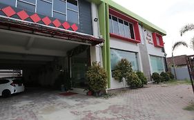 Oyo 1864 Tiara Guest House
